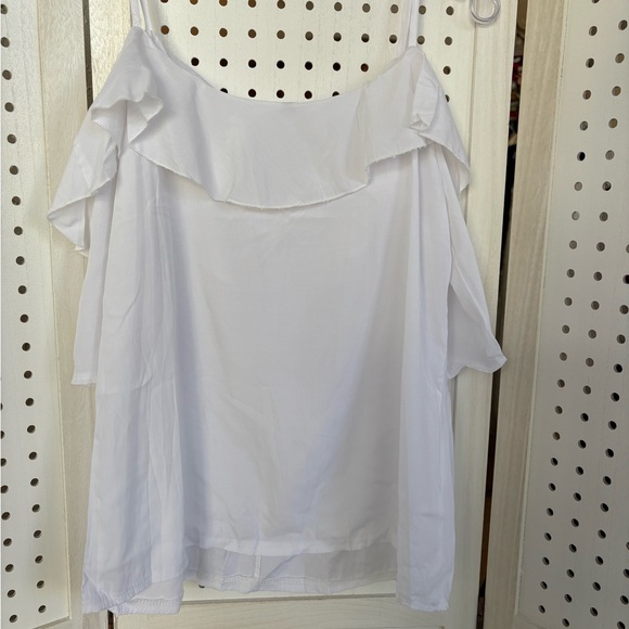 Chic White Ruffle Blouse - Picture 2 of 5